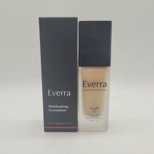 Everra Multitasking Foundation SILK SPF 15 - NEW!